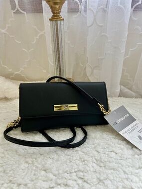 Liz Claiborne Phone Charging Crossbody • Includes USB power bank • NWT
